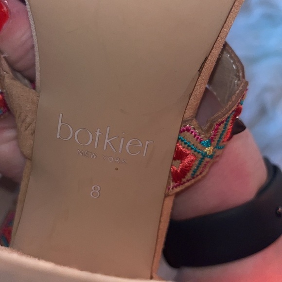 Botkier Gigi Sandals Suede Embellished Pink Studded Block Heel Sz 8 - Picture 9 of 9